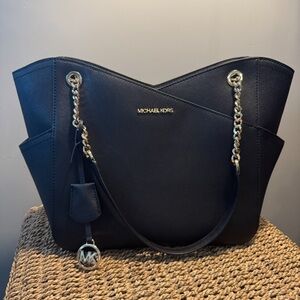 Michael Kors Jet Set Travel Large Chain Shoulder Tote